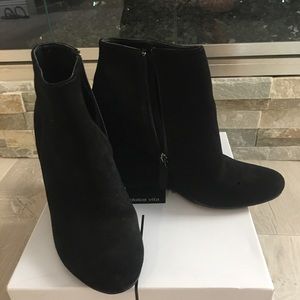 Dolce vita Garim black wedge booties